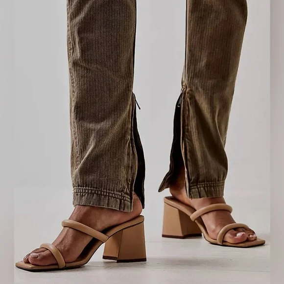 NEW! Free People Double Strap Parker Heel In Dune - Size 39 EU - Picture 2 of 16